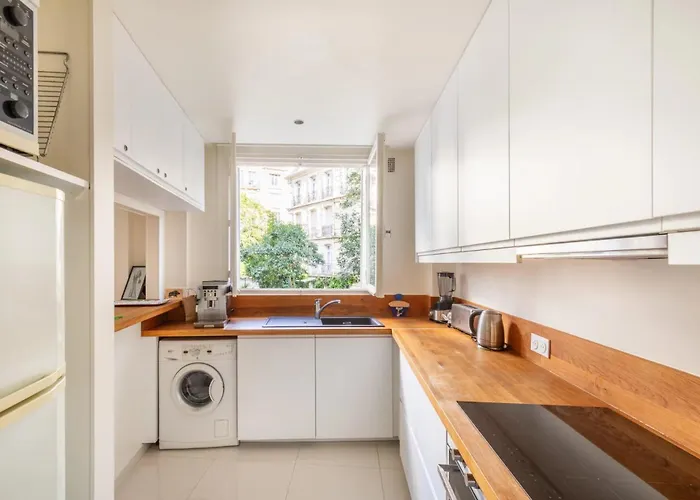 Chic Trocadero Apartman *